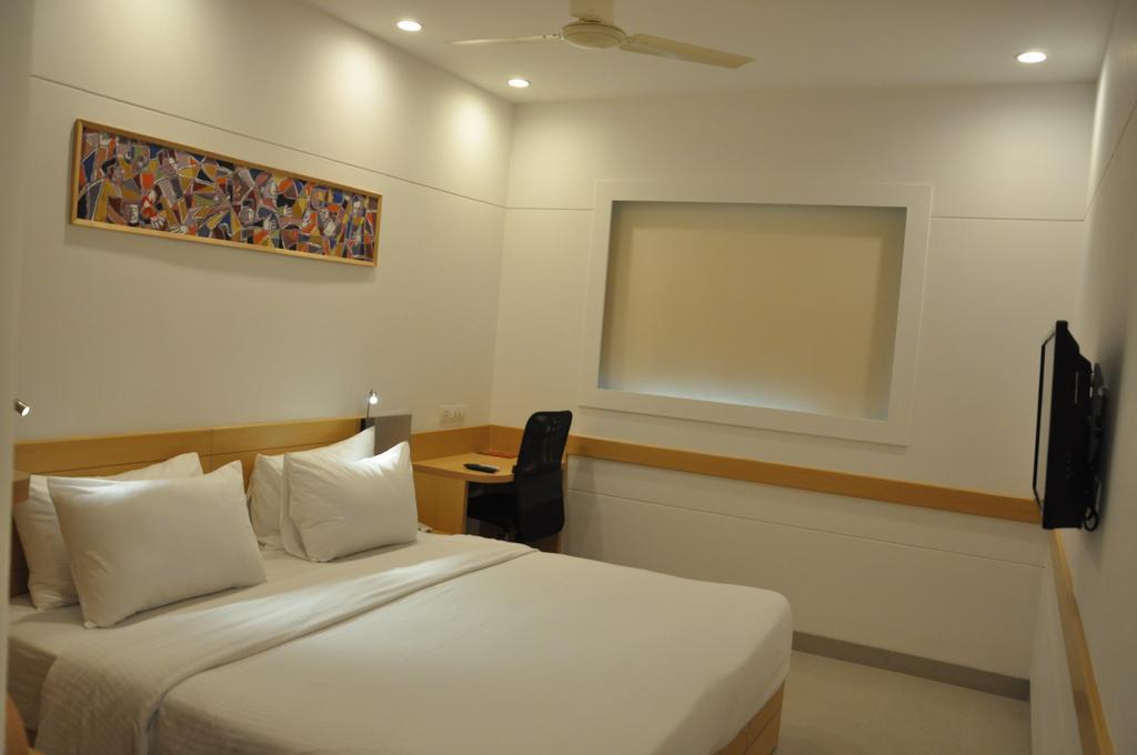 Red Fox Hotel, Chandīgarh المظهر الخارجي الصورة