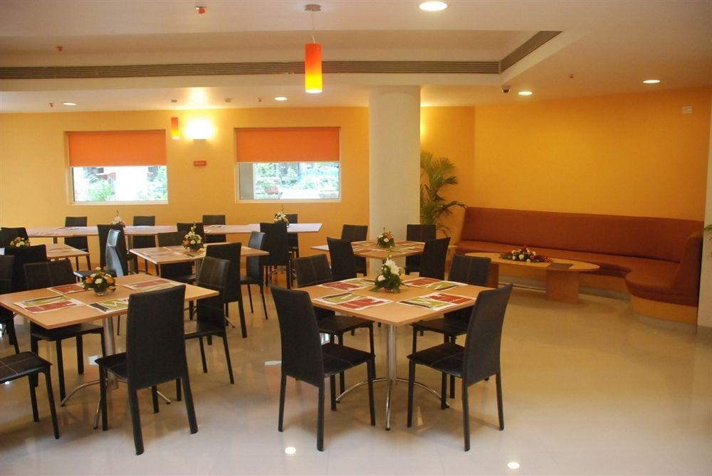 Red Fox Hotel, Chandīgarh المظهر الخارجي الصورة